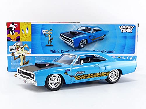 Jada 1:24 Diecast 1970 Plymouth Roadrunner with Wile E Coyote Figure