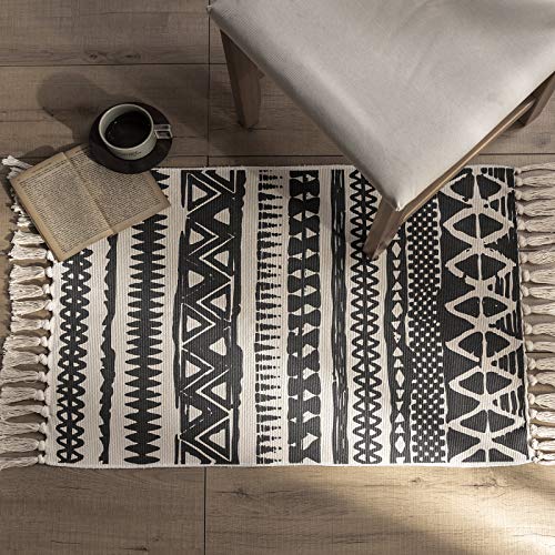 SIMPLEOPULENCE Boho Cotton Area Rug 24'' x 36'' for Bedroom, Hand Woven Bathroom Rug with Tassels, Accent Machine Washable Door Mat, Geometric Decorative Throw Rug for Kitchen, Porch, Outdoor