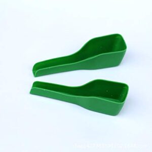 4pcs Green Bird Feeder Spoon Plastic Parrot Feeding Scoops Hand Food Feeding Tableware Birds Feeding and Watering Supplies