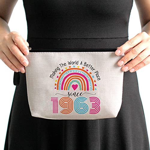 Hanamiya Na 60th Birthday Gifts for Women-Making The World A Better Place Since 1963, 60 Years Old Makeup Bag for Her, Friend, Mom, Sister, Wife, Aunt, Coworker Boss