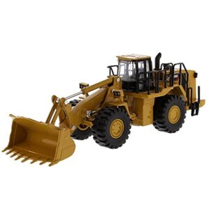 1:64 scale caterpillar 988h wheel loader - construction metal series by diecast masters - 85697 - functioning arm and bucket - play and collect - made of diecast metal with some plastic parts