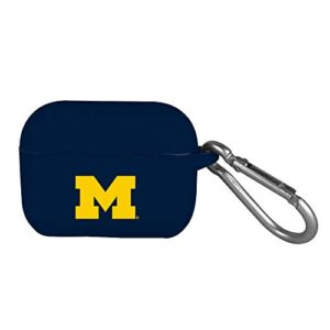 audiospice collegiate michigan wolverines silicone cover for apple airpods pro (1st generation) charging case with carabiner