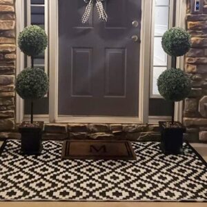 Black and White Reversible Indoor/Outdoor Rug That's UV and Stain Resistant. Ideal Outdoor Carpet and Patio Rug at 6 ft x 3.9 ft (180 cm x 120 cm). Looks Great in Gardens, Decks and on Balconies.