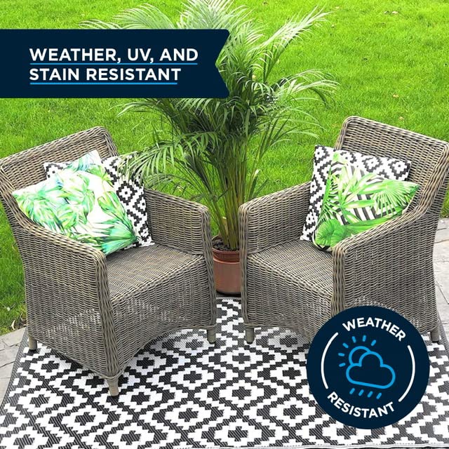 Black and White Reversible Indoor/Outdoor Rug That's UV and Stain Resistant. Ideal Outdoor Carpet and Patio Rug at 6 ft x 3.9 ft (180 cm x 120 cm). Looks Great in Gardens, Decks and on Balconies.