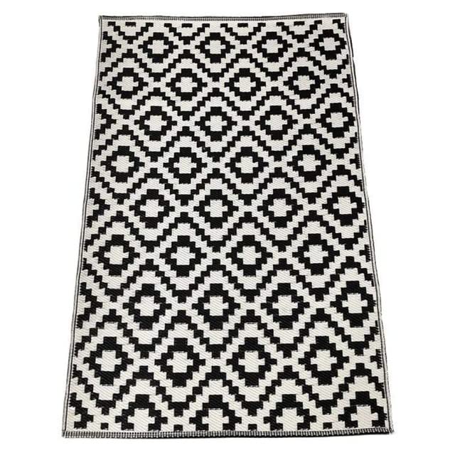 Black and White Reversible Indoor/Outdoor Rug That's UV and Stain Resistant. Ideal Outdoor Carpet and Patio Rug at 6 ft x 3.9 ft (180 cm x 120 cm). Looks Great in Gardens, Decks and on Balconies.