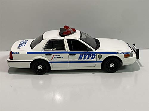 Greenlight 85513 Hot Pursuit - 2011 Ford Crown Victoria Police New York City Police Dept (NYPD) 1/24 Scale