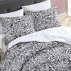 Betsey Johnson - King Duvet Cover Set, Reversible Bedding with Matching Shams, Modern Home Decor (Water Leopard White, King)