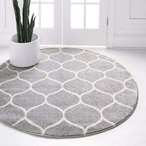 unique loom trellis frieze collection area rug - rounded (7' round, light gray/ ivory)