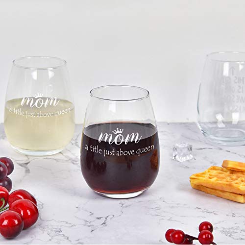 Mom Queen Wine Glass, Funny Mom Stemless Wine Glass 15Oz - Best Birthday Christmas Mothers Day Gift for Mom, New Mom, Wife, Sister, Women, Her - Unique Present from Daughter, Son, Husband, Kids