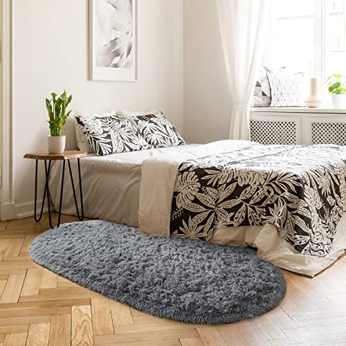 Terrug Super Soft Oval Rugs for Kid's Room, Cute Fluffy Plush Rugs 2.6x5.3 Feet for Girls Bedroom Dorm, Non-Slip Modern Shaggy Carpet for Living Room, Home Decor White for Bedroom Grey