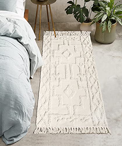 Uphome Boho Runner Rug 2' x 4.3' Tufted Cotton Accent Throw Rugs with Tassel Woven Machine Washable Tribal Floor Mat for Laundry Doorway Hallway Porch Bedroom Kitchen,Beige