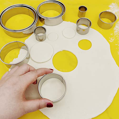DflowerK Cookie Cutter Set Circle Cookie Cutters 12 Round Biscuit Pastry Cutter 304 Stainless Steel Ring Baking Mold for Dough Donut Scone (Plain Edge)