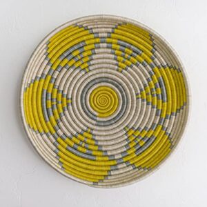 african rwanda woven sunburst serving tray or wall hanging 16" x 2"