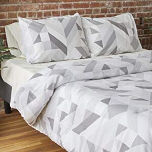 Refinery29 | Ellis Geo Bedding Collection | Modern Reversible Luxury Ultra Soft Comforter, All Season Premium 4 Piece Set with Geometric Printed Design (Full/Queen, Grey)