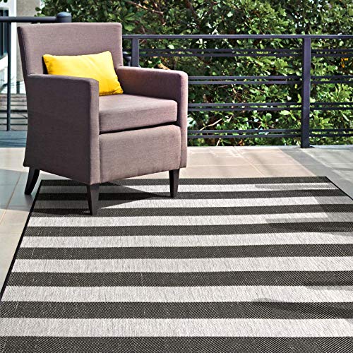 nuLOOM Haylie Chevron Striped Indoor/Outdoor Area Rug, 8' Square, Black