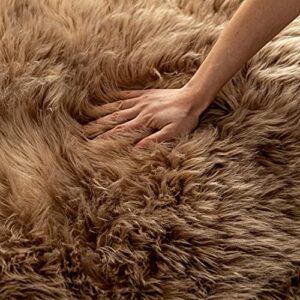 LEEVAN Plush Sheepskin Style Throw Rug Faux Fur Elegant Chic Style Cozy Shaggy Round Rug Floor Mat Area Rugs Home Decorator Super Soft Carpets Kids Play Rug ( 6 ft-Diameter, Coffee )