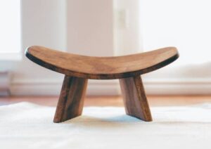 bluecony meditation bench ikuko basic, preassembled version, wooden kneeling ergonomic seiza - solid wood dark walnut, high height (8" or 20 cm)