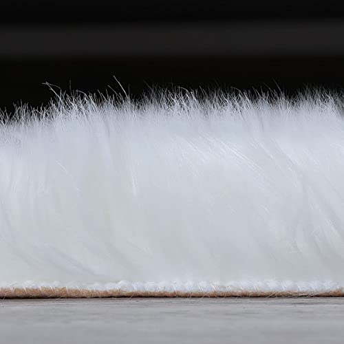 HLZHOU Soft Faux Sheepskin Fur Rug Fluffy Fur Chair Cover Seat Pad Non-Slip Area Rug for Bedroom Living Room Floor Kids Room (White, 2 x 3 Feet)