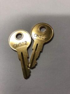 2 pcs of ch502 keys rv compartment code cut ch502 truck tool box lock keys