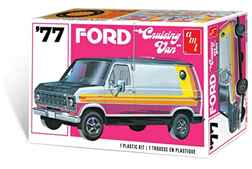 AMT 1977 Ford Cruising Van 1:25 Scale Model Kit