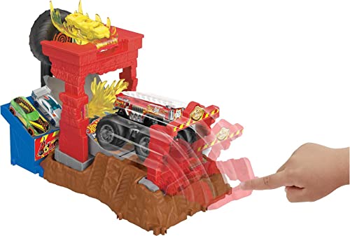 Hot Wheels Arena Smashers 5-Alarm Fire Crash Challenge Playset, 5-Alarm Toy Truck in 1:64 Scale & Crushable Car