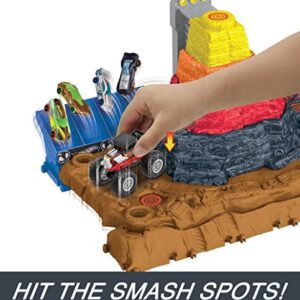 Hot Wheels Arena Smashers Bone Shaker Ultimate Crush Yard Playset, Exclusive 1:64 Scale Bone Shaker Toy Truck & 3 Crushable Cars