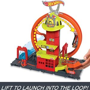 Hot Wheels Toy Car Track Set City Super Loop Fire Station & 1:64 Scale Firetruck, Connects to Other Sets