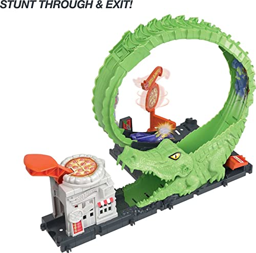 Hot Wheels Toy Car Track Set Gator Loop Attack Playset in Pizza Place with 1:64 Scale Car, Connects to Other Sets