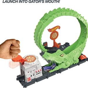 Hot Wheels Toy Car Track Set Gator Loop Attack Playset in Pizza Place with 1:64 Scale Car, Connects to Other Sets