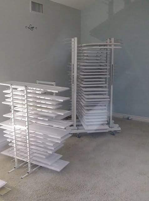 Freestanding 30-Door Dry Rack & Rotating Spray Stand