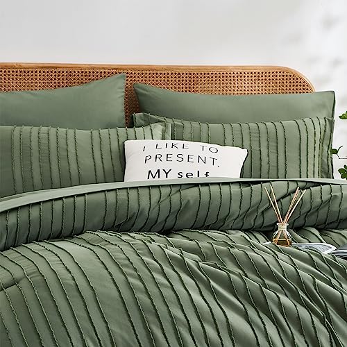 WURUIBO Queen Comforter Set,7 Pieces Bed in a Bag Green Tufted Comforters Queen Size,Stripe Textured Soft Microfiber All Season Bedding Set(Green,Queen)