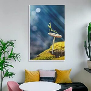 Praying Mantis on Mushroom Insects Canvas Poster Bedroom Decor Sports Landscape Office Room Decor Gi Posters Wall Art Painting Canvas Gift Living Room Prints Bedroom Decor Poster Artworks 16x24inch(40