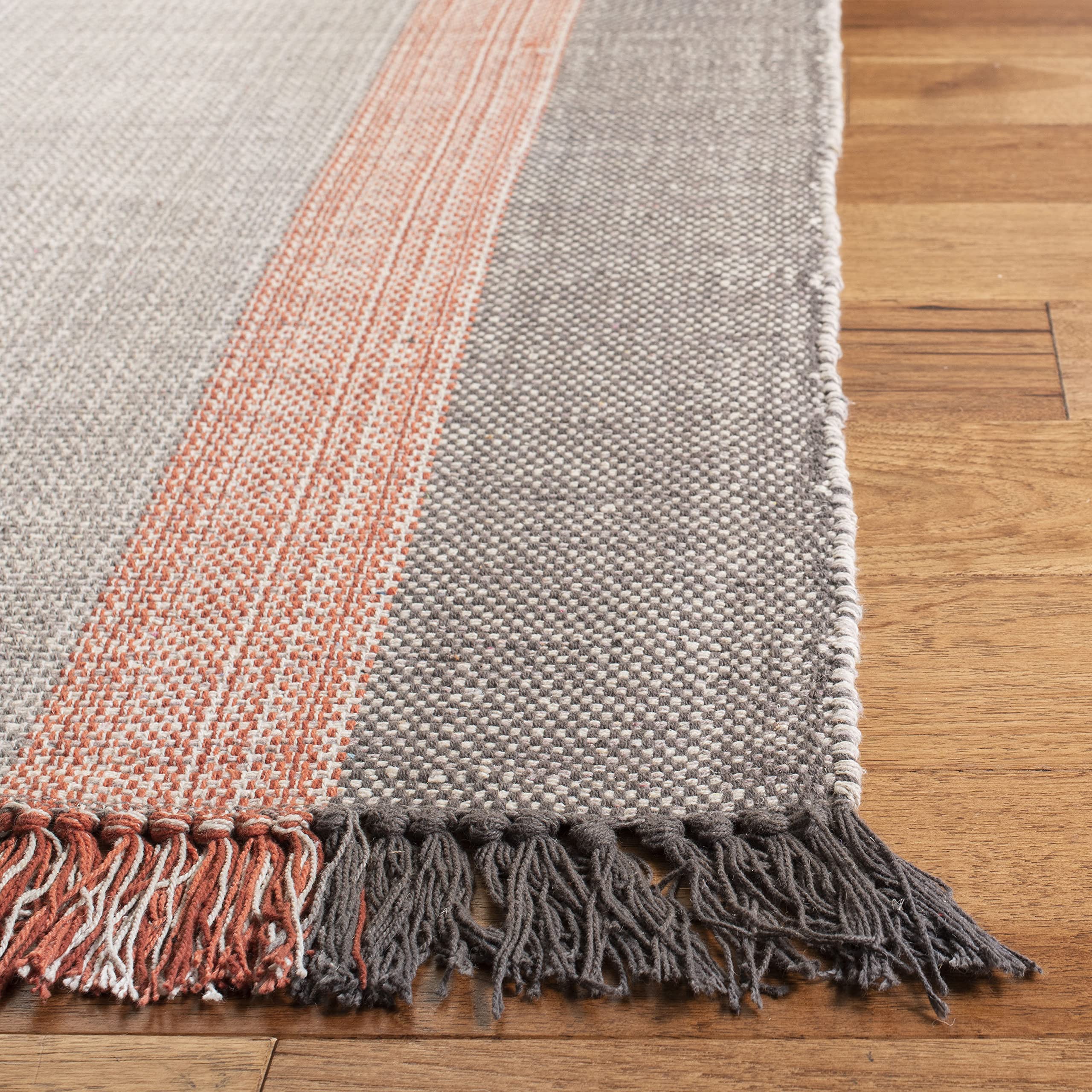 SAFAVIEH Montauk Collection Area Rug - 5' x 8', Terracotta & Grey, Handmade Flat Weave Boho Farmhouse Cotton Stripe Fringe, Ideal for High Traffic Areas in Living Room, Bedroom (MTK301P)