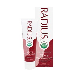 Radius USDA Organic Gel Toothpaste, Non Toxic, Designed to Improve Gum Health and Reduce the Risk Gum Disease, Red, Clove Cardamom, 3 Ounce