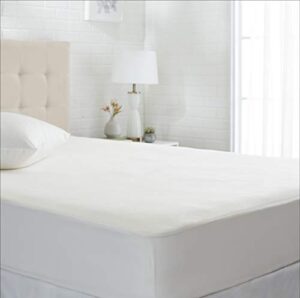 amazon basics conscious series cool-touch rayon bamboo mattress protector - queen