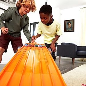 Hot Wheels Toy Car Track Set Super 6-Lane Raceway, 8Ft Track That Rolls Up for Storage, 6 1:64 Scale Cars