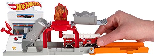 Hot Wheels Blaze Blast Play Set