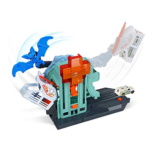 Hot Wheels Creature Attack Playsets, 4 - 8 years, Bat Hospital, Multi (GJK90)