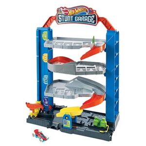 hot wheels city stunt garage play set gift idea for ages 3 to 8 years elevator to upper levels connects to other sets, boys