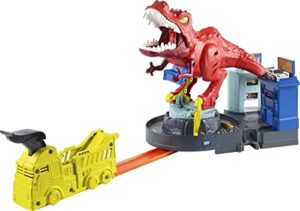 hot wheels t-rex rampage track set, works city sets, toys for boys ages 5 to 10