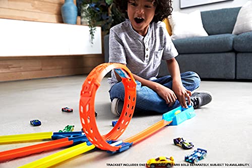 Hot Wheels Track Builder Unlimited Adjustable Loop Pack for Kids 6 Years Old & Up with 1 Hot Wheels Car, Spiral Loop, Launcher & 3 Tracks That Connects to Other Sets , Orange, Blue, Yellow