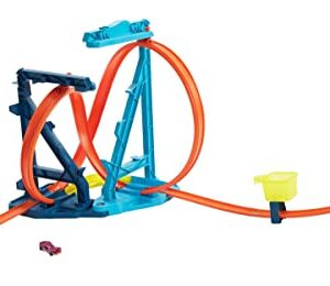 Hot Wheels Track Set and 1:64 Scale Toy Car, Track and Loop Building Kit with Adjustable Set-Ups and Jump, Infinity Loop Kit