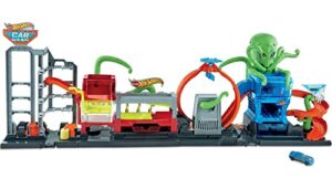 hot wheels toy car track set city ultimate octo car wash & color reveal car in 1:64 scale, color change in very warm & icy cold water
