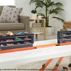 Hot Wheels Race Case with 8 Toy Cars, Interactive Display & Storage for 12 1:64 Scale Vehicles, Connects to Track