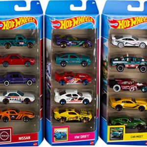 Hot Wheels Set of 15 Toy Cars or Trucks, 3 Themed 5-Packs of 1:64 Scale Die-Cast Vehicles (Styles May Vary)