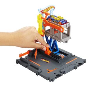 Hot Wheels City Toy Car Track Set Downtown Repair Station Playset with 1:64 Scale Vehicle, Working Lift & Launcher