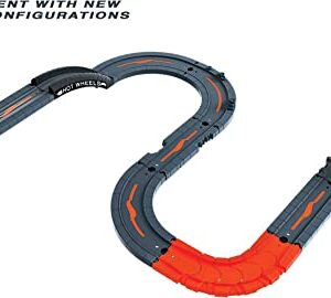 Hot Wheels Toy Car Track Set City Track Pack, 10 Component Parts, 1:64 Scale Vehicle