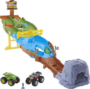 hot wheels monster trucks wreckin' raceway with 2 toy trucks: bigfoot & gunkster, head-to-head race with obstacles