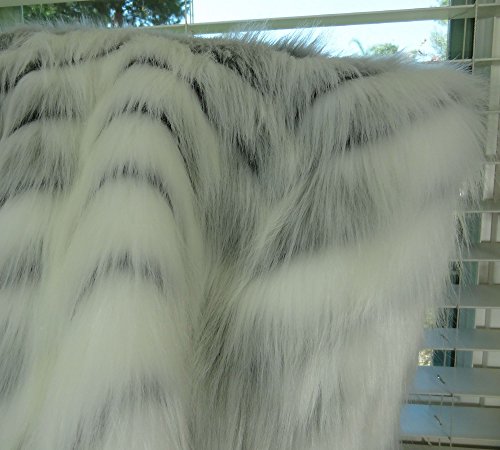 Thomas Collection White Fox Faux Fur Throw Blanket & Bedspread - White Gray Fox Fur Throw - Luxury Fox Faux Fur - Soft Faux Fur Blanket, Handmade in US, 16483