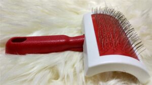 sheepskin rug brush and cleaner pet slicker brush fine wire rugs brush brushing sheep skin rug